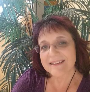 Meet your Posher, Debbie